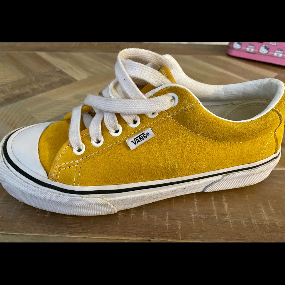 Vans. Goldens suede good condition - Picture 4 of 7